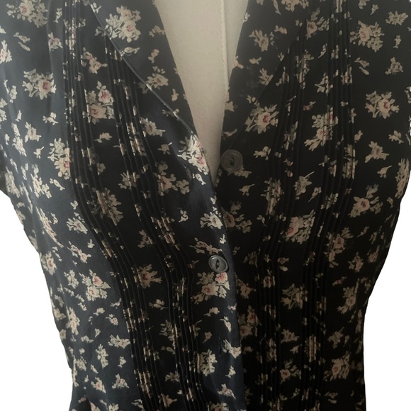 Jones New York 2 piece Silk skirt and blouse - Picture 4 of 8